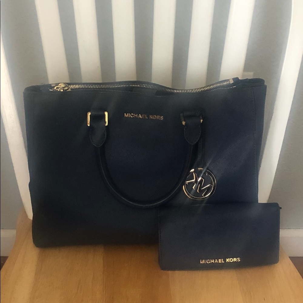 Michael Kors Large Sutton Navy Handbag&wallet
